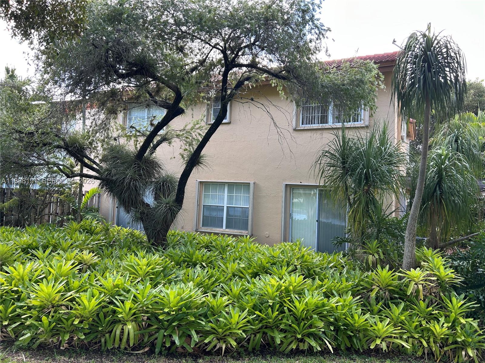 VIZCAYA AT THE HAMMOCKS 1 - Residential