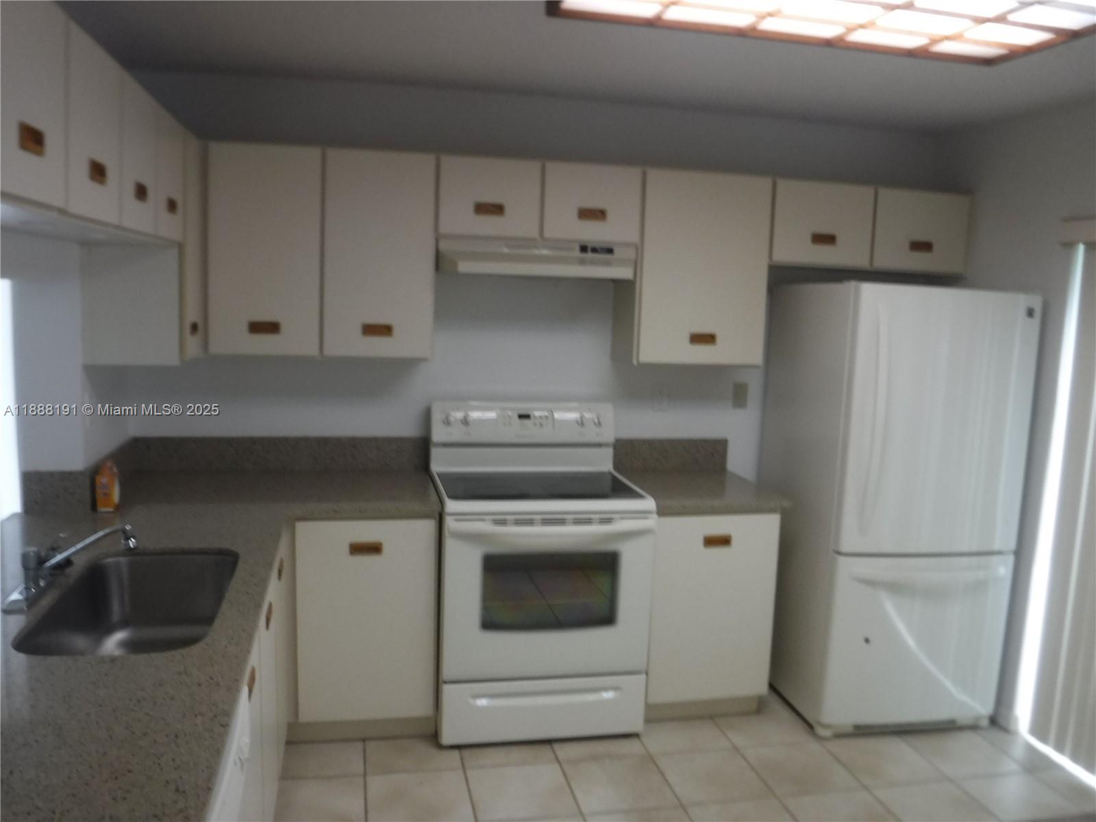 VIZCAYA AT THE HAMMOCKS 1 - Residential