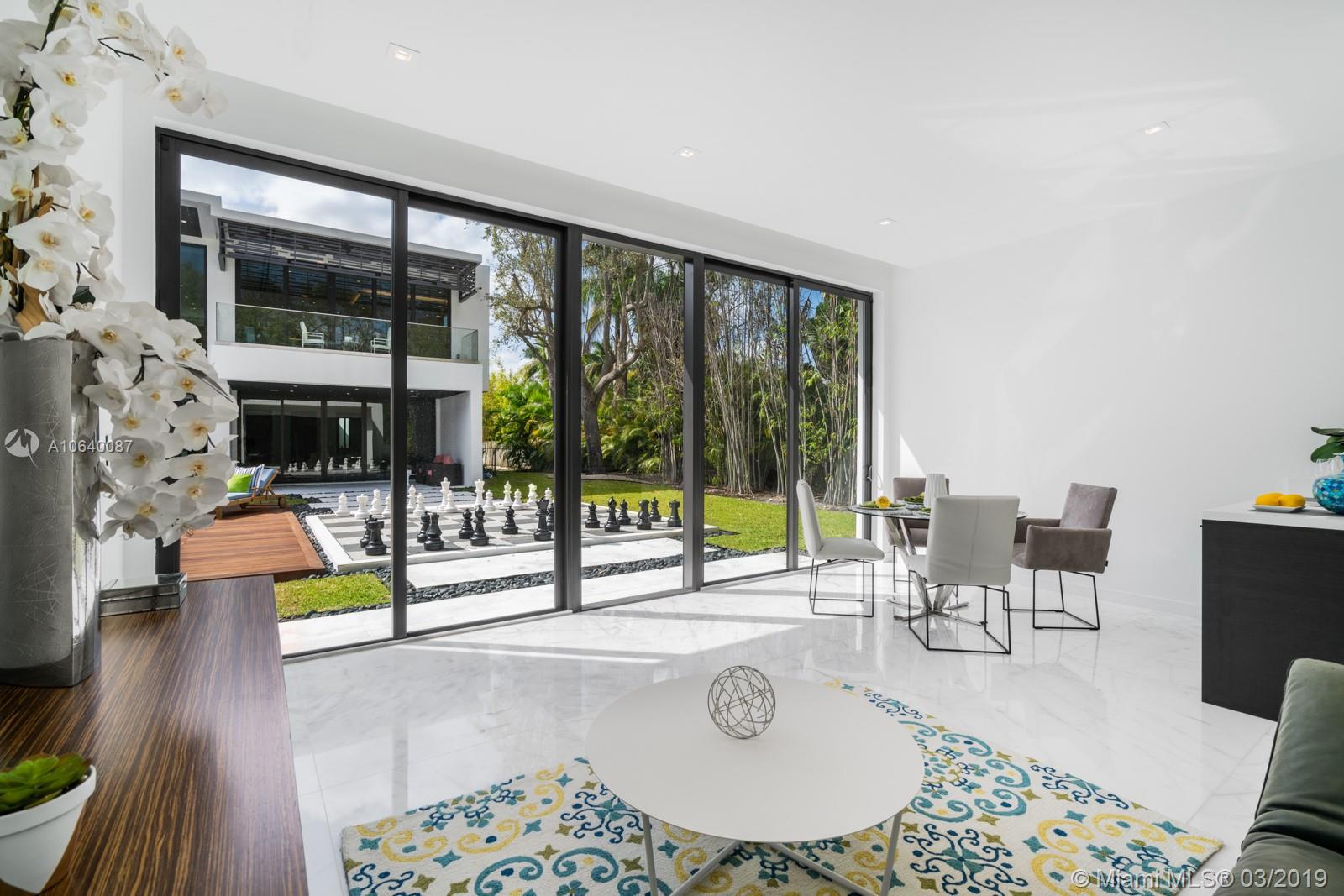 PINECREST - Residential