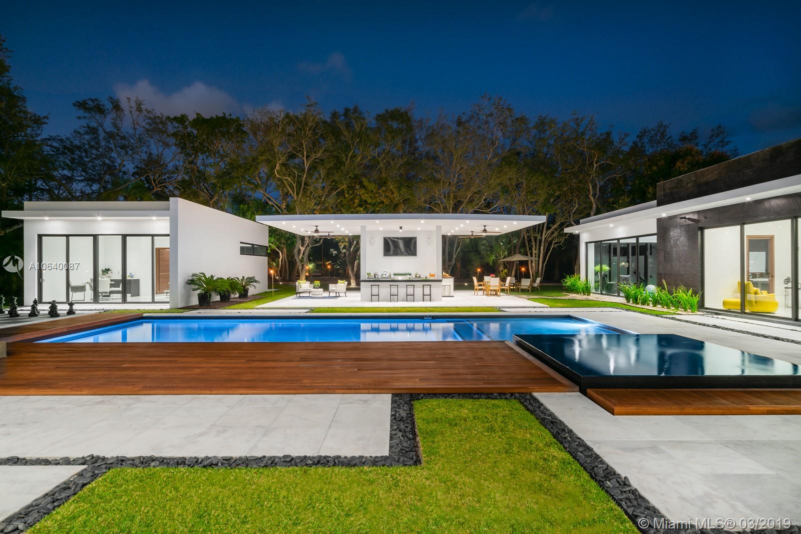 PINECREST - Residential