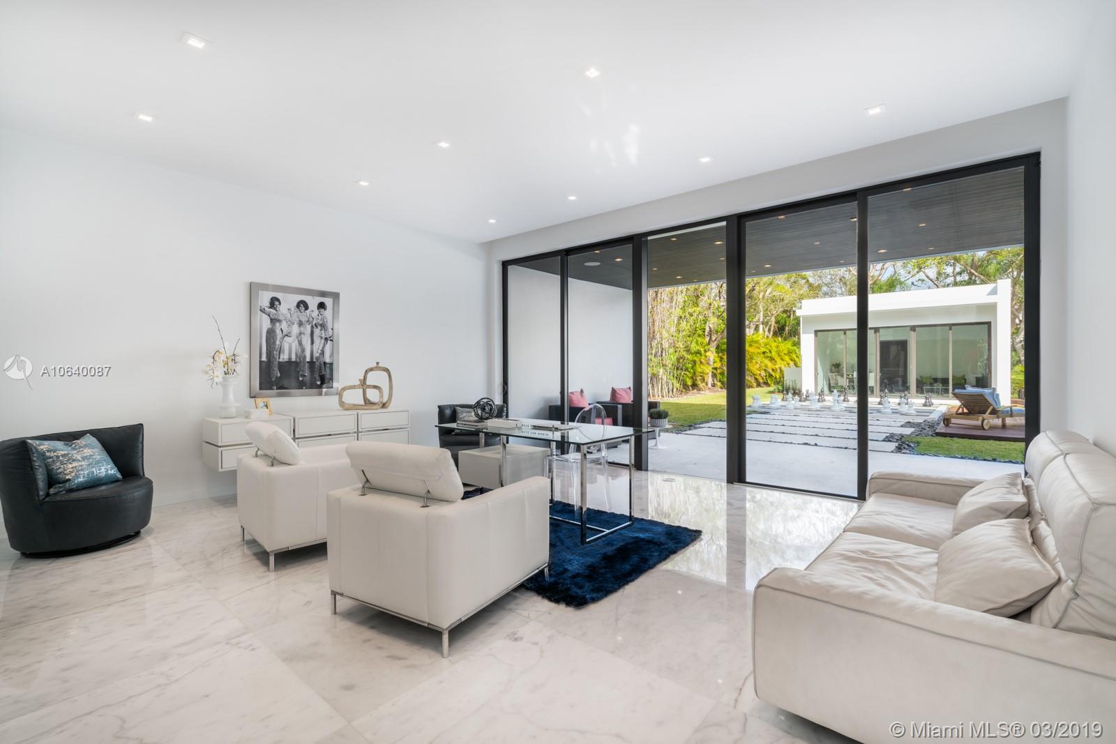 PINECREST - Residential