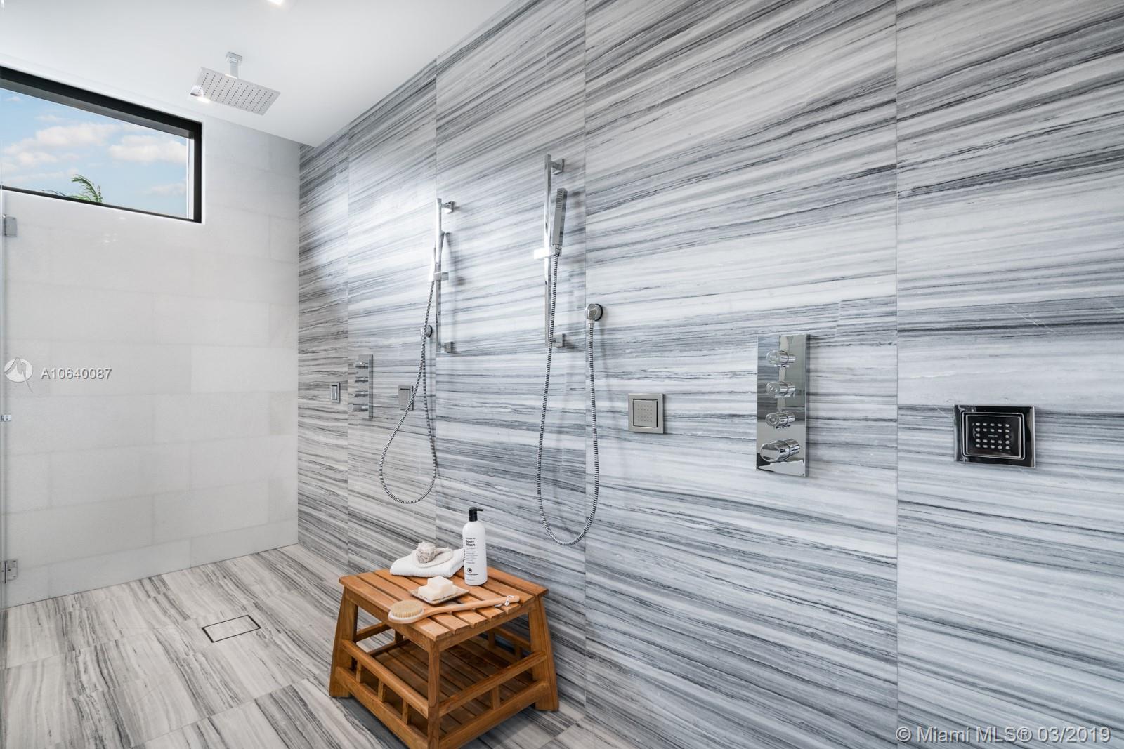 PINECREST - Residential