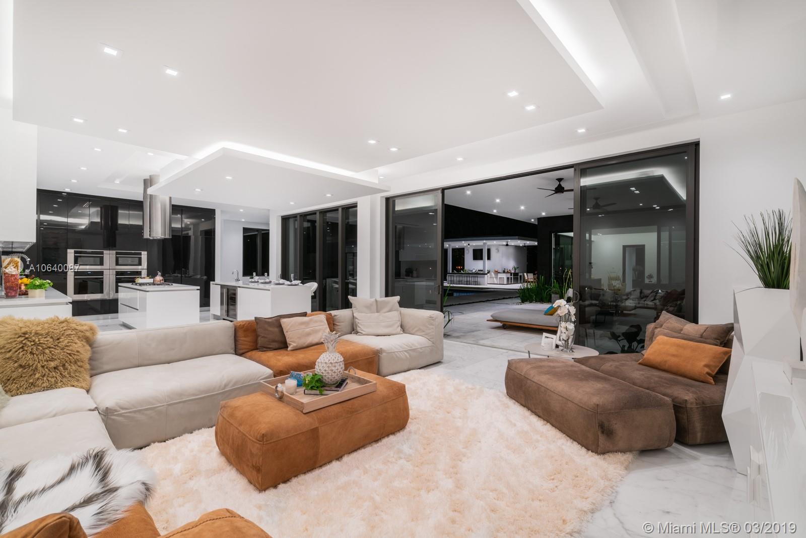 PINECREST - Residential