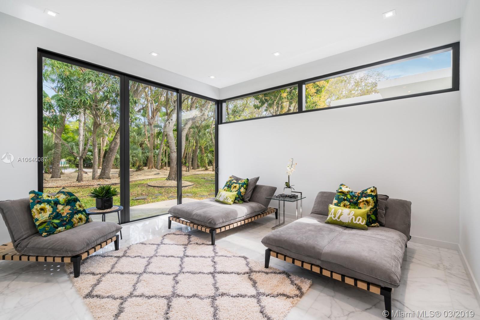 PINECREST - Residential