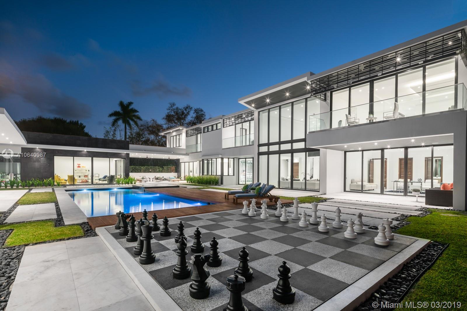 PINECREST - Residential