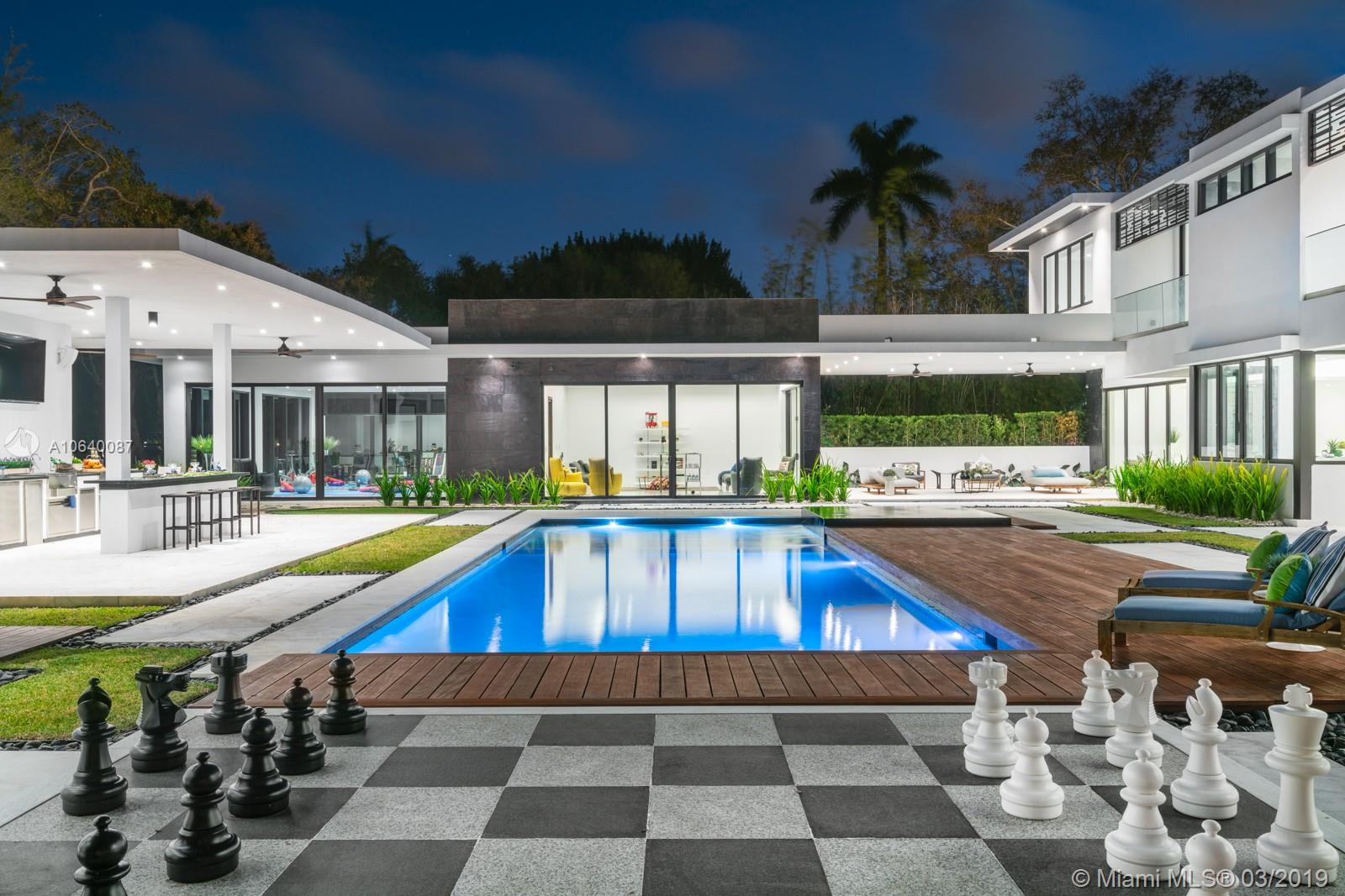 PINECREST - Residential