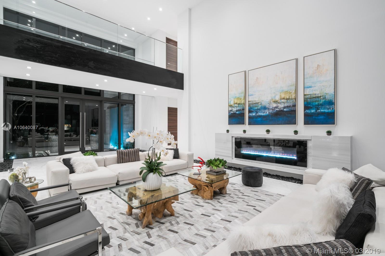 PINECREST - Residential