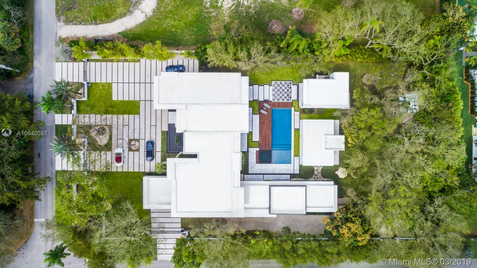 PINECREST - Residential