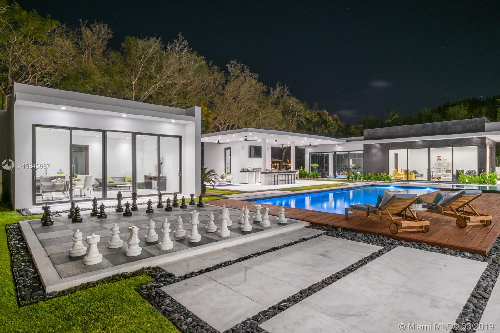 PINECREST - Residential