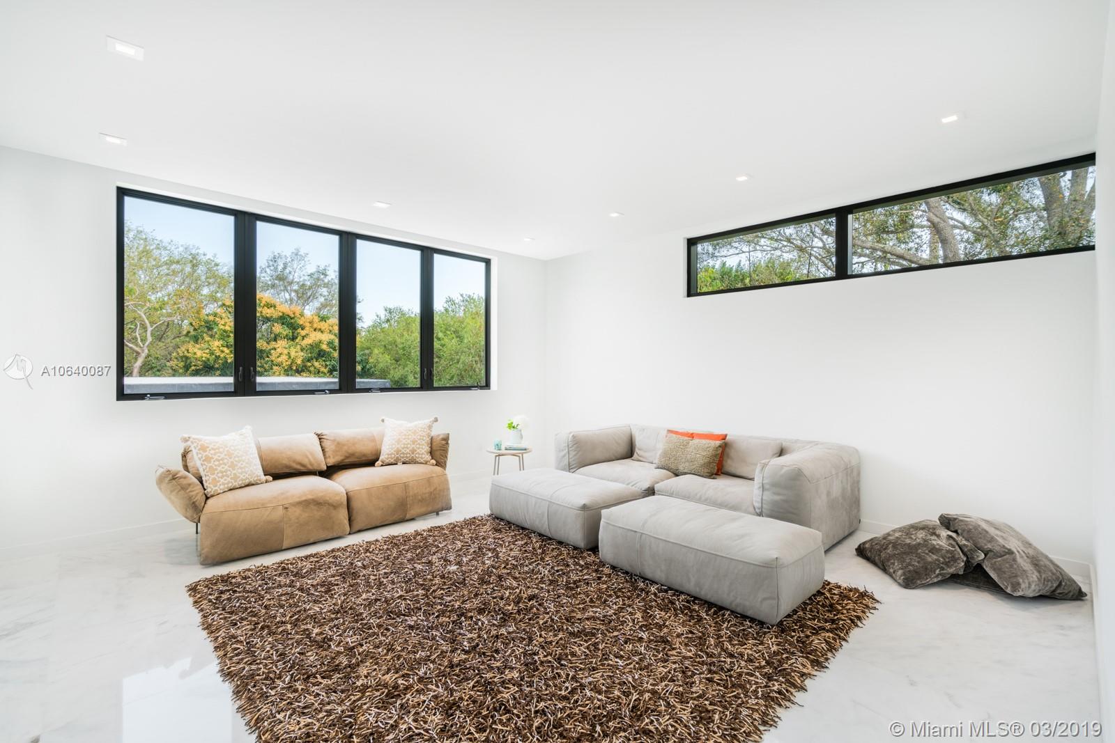 PINECREST - Residential