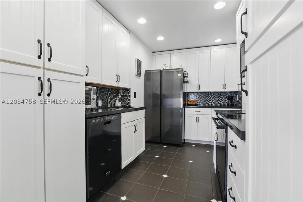 Photo of 5874 SW 97th Ter, Cooper City, FL 33328 (MLS # A12034758)