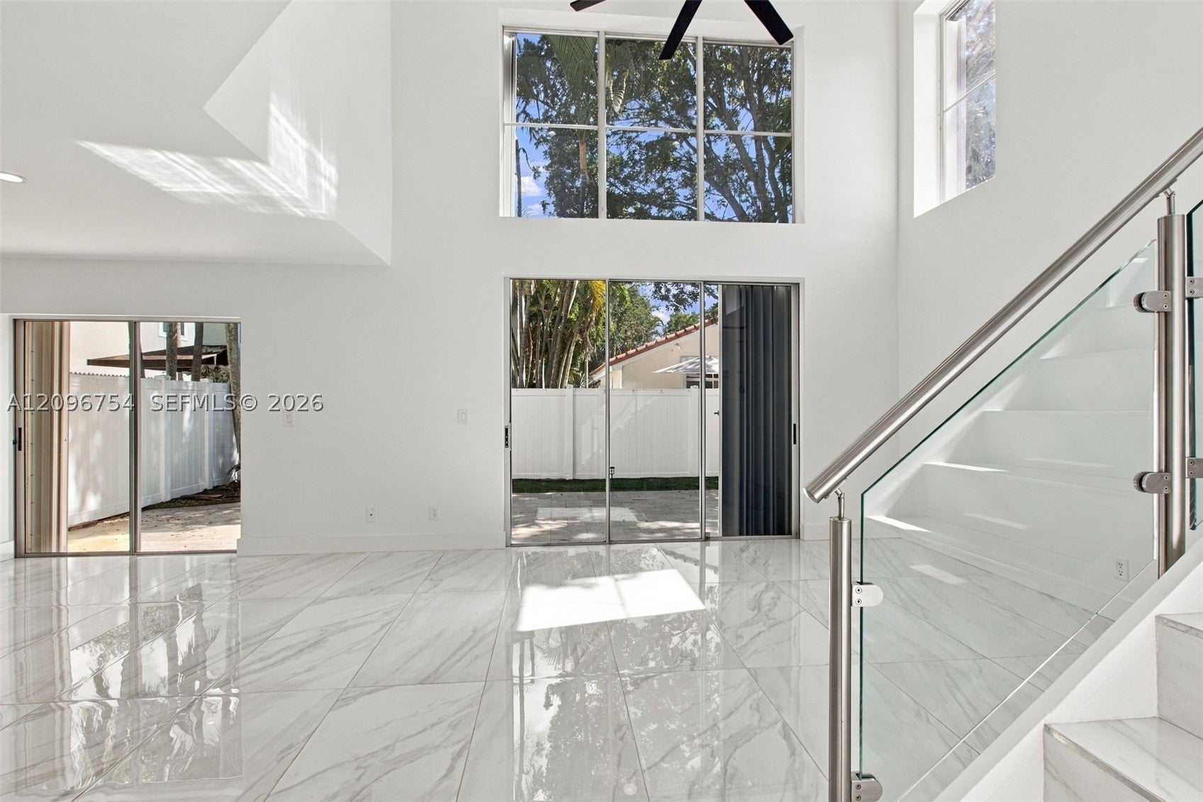 967 Azure Ln