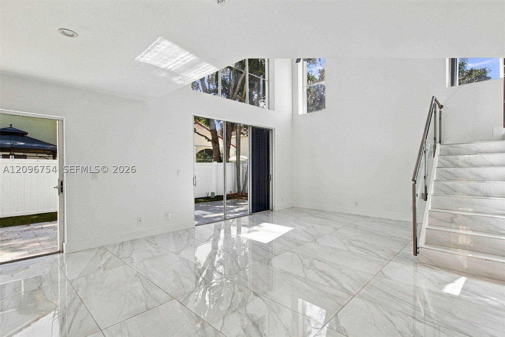 967 Azure Ln