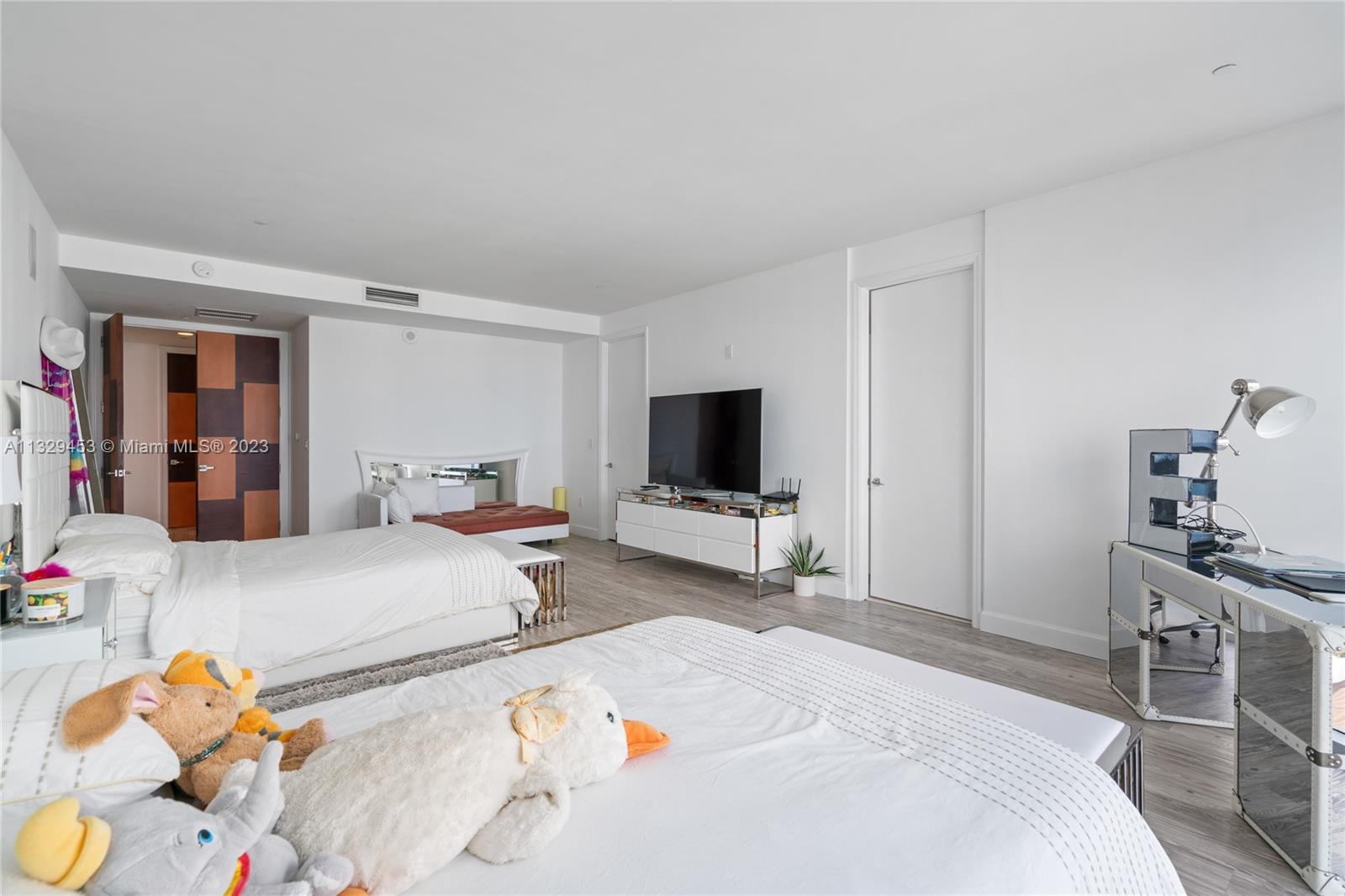 500 BRICKELL EAST CONDO - Residential