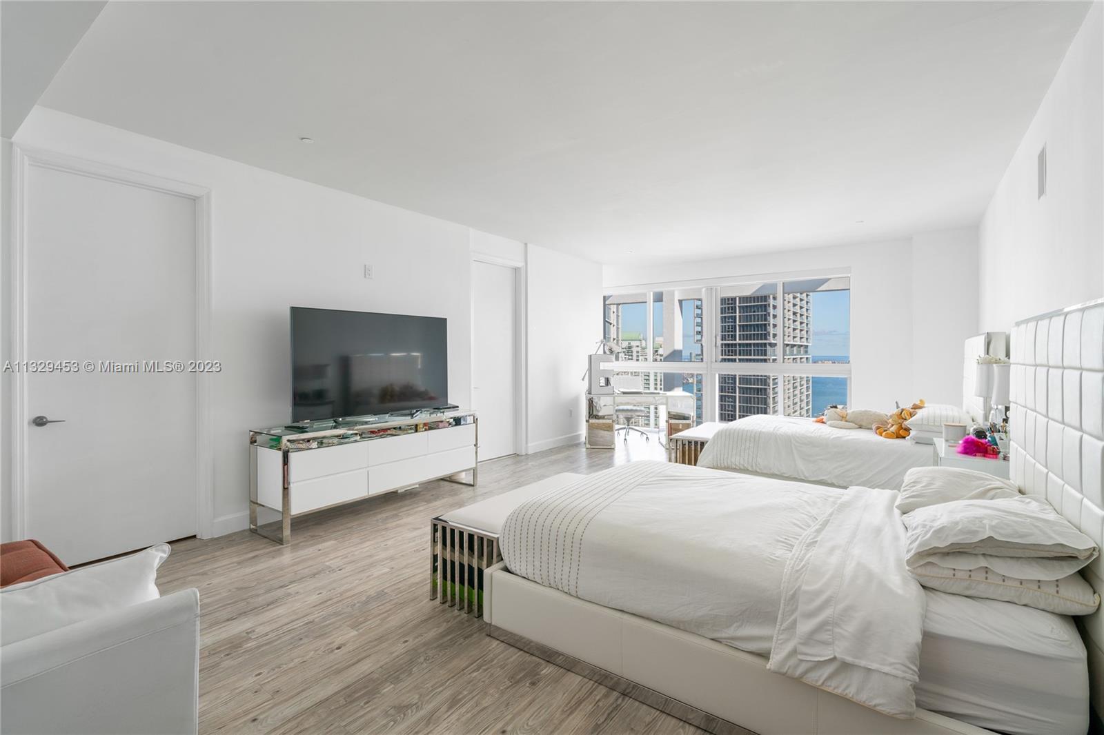 500 BRICKELL EAST CONDO - Residential