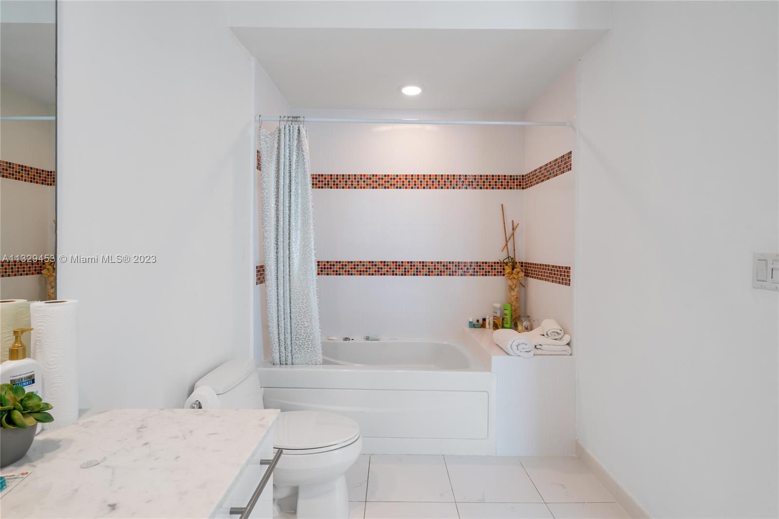 500 BRICKELL EAST CONDO - Residential