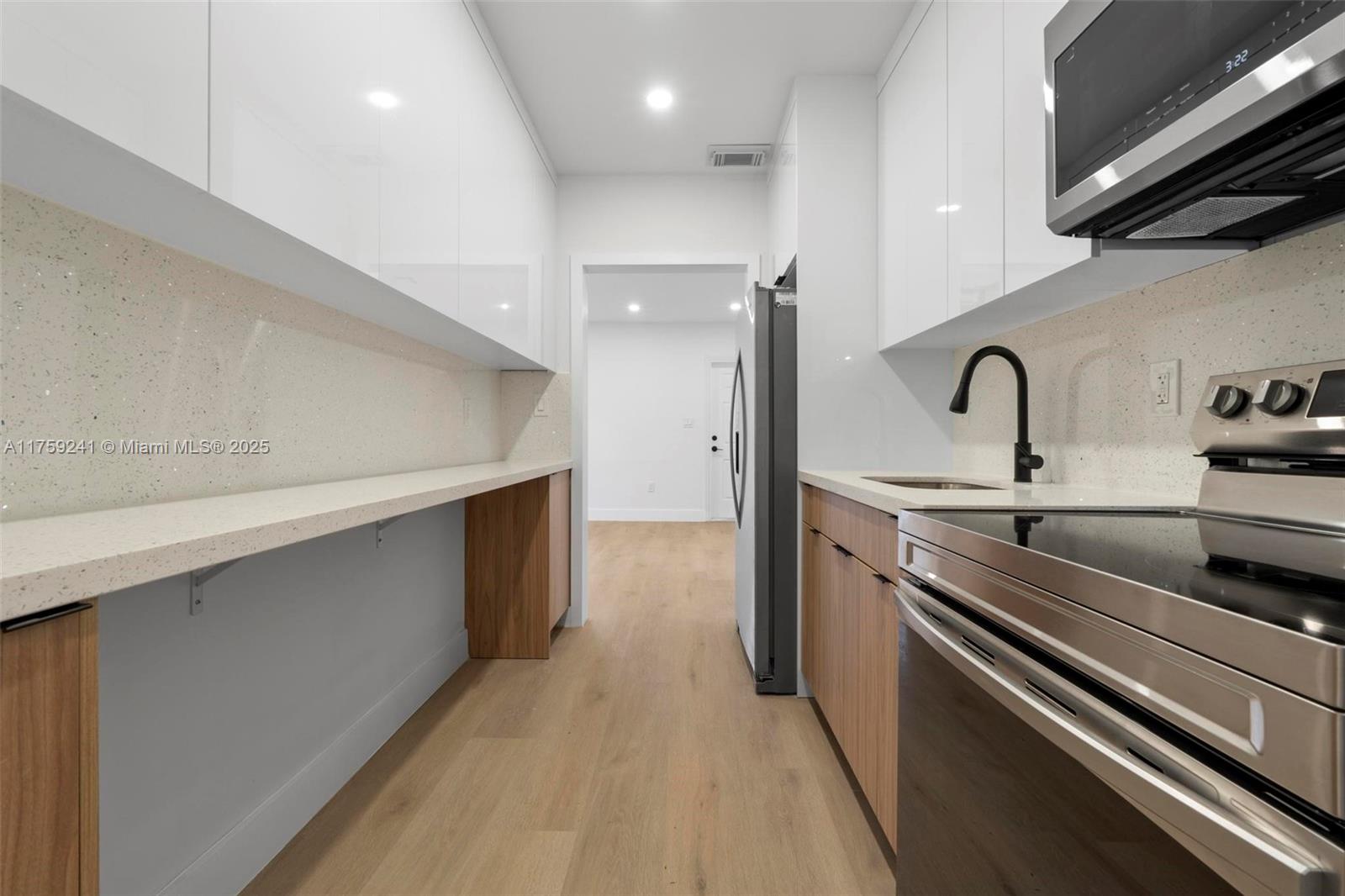 Rental Property at 1060 Nw 35th Ct 1060, Miami, Broward County, Florida - Bedrooms: 3 
Bathrooms: 1  - $2,950 MO.