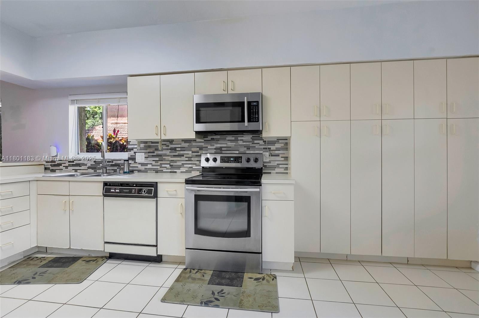 ISLES OF BOCA CONDOS ONE - Residential