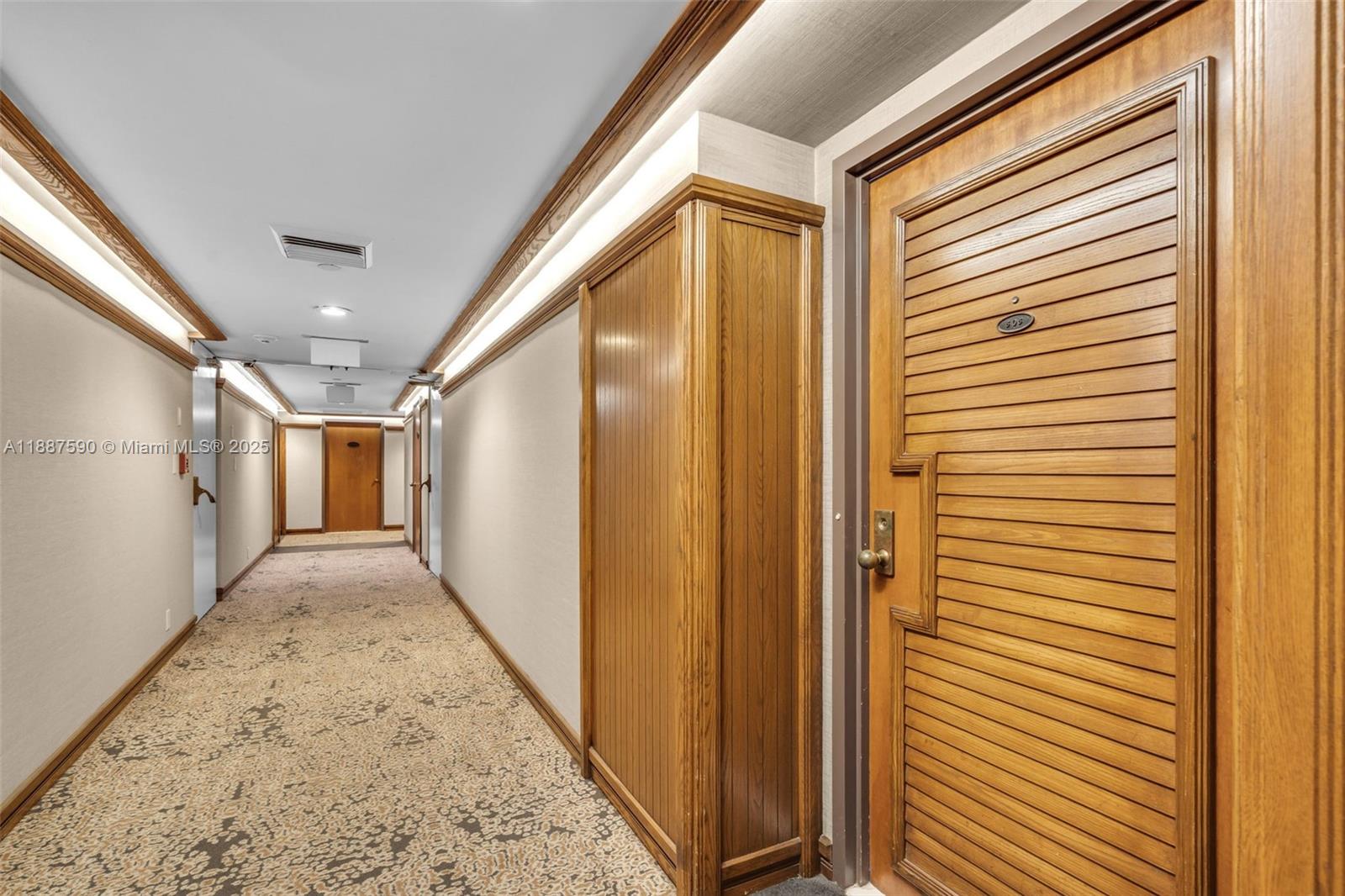 TOWERS OF QUAYSIDE CONDO - Residential