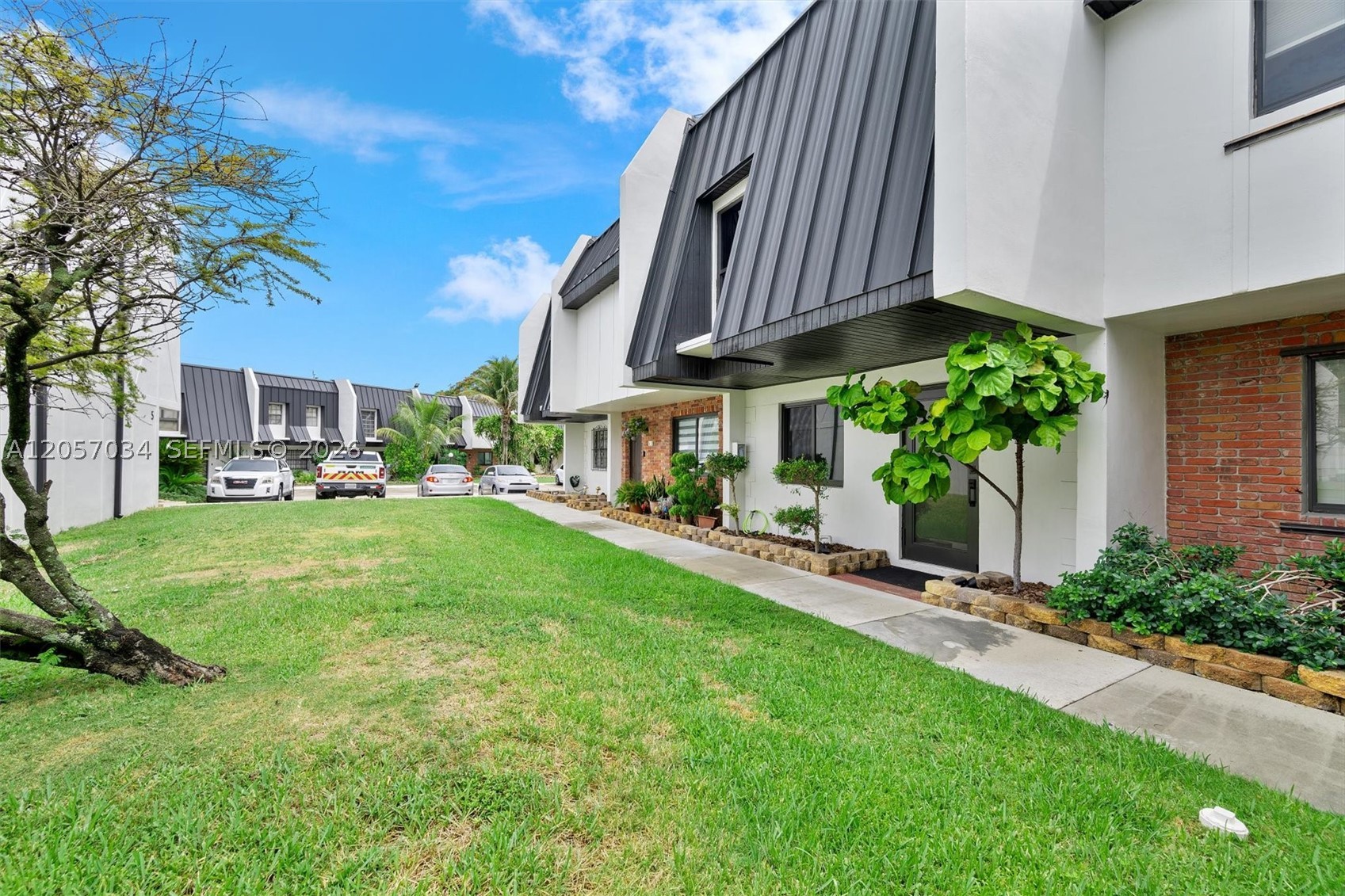 5555 Ludlam Rd 41