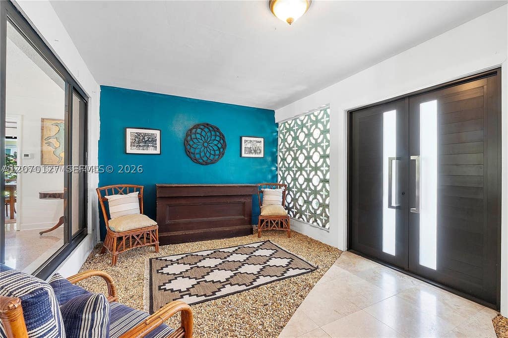 Photo of 3700 W Park Rd, Hollywood, FL 33021 (MLS # A12070127)