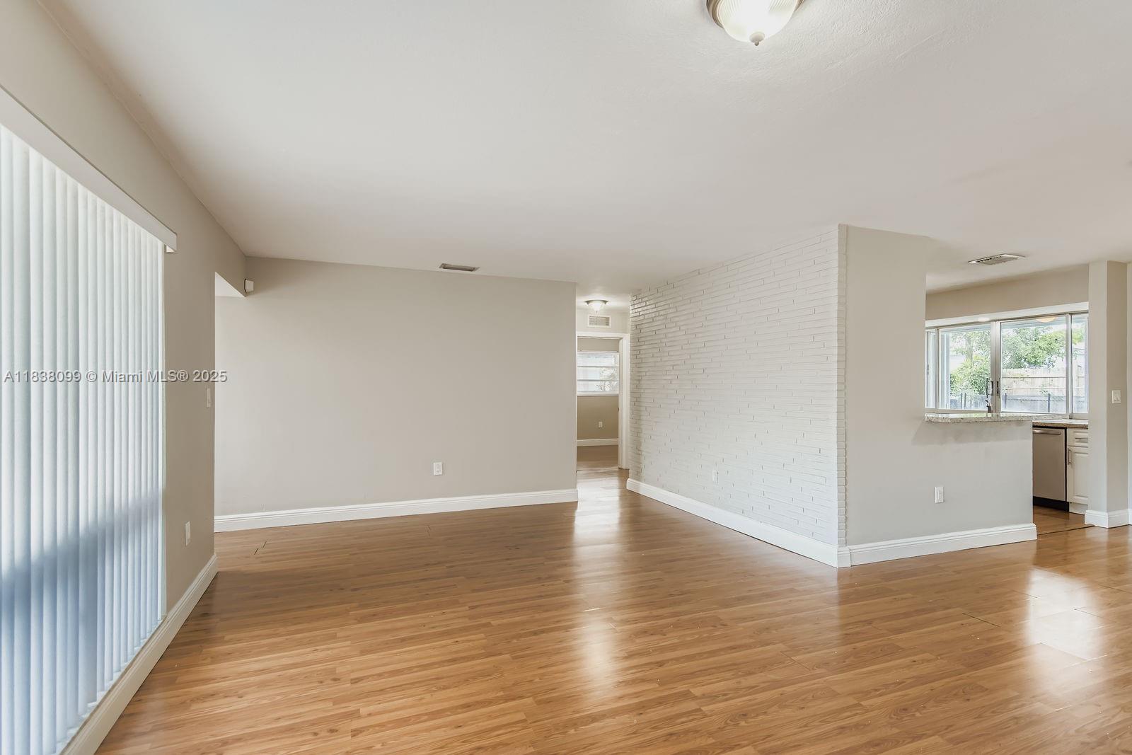 7904 Alhambra Blvd, Miramar, FL, 33023/$584,000 4 7904 Alhambra Blvd