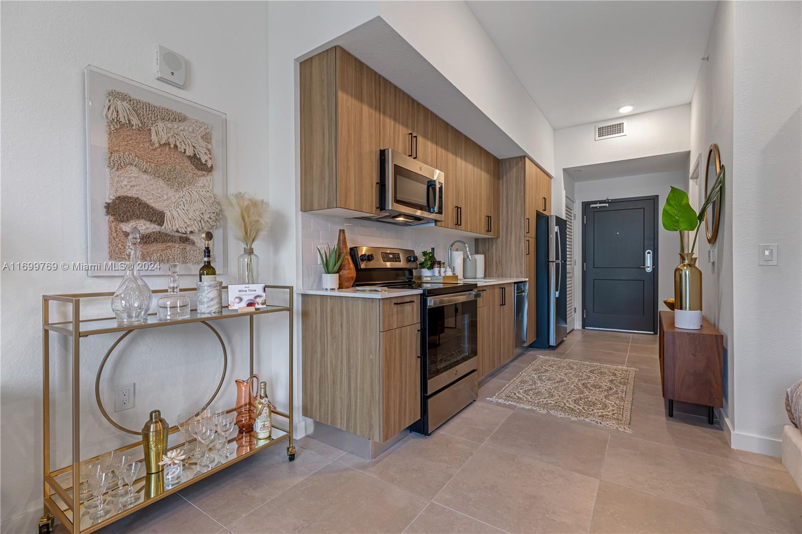 TOWN OF MODELO (DANIA) B- - Residential Lease