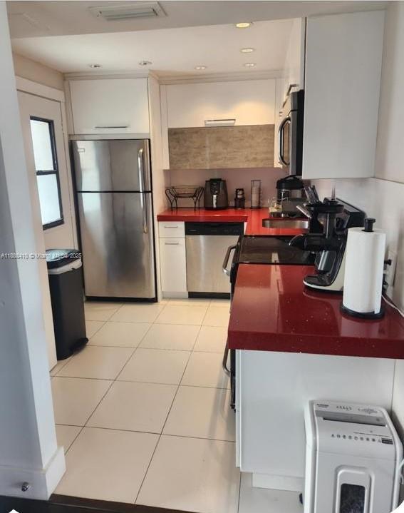 ENSENADA CONDO BLDG E-II - Residential Lease