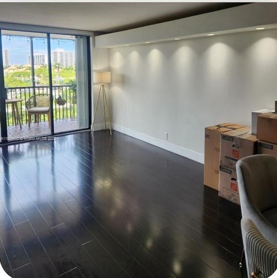 ENSENADA CONDO BLDG E-II - Residential Lease