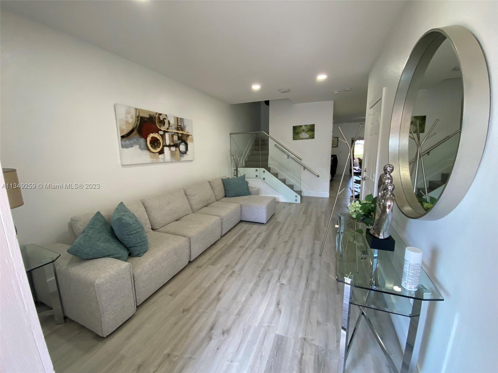 Photo 5 of 54 of 3737 NE 4th St 3737 townhome