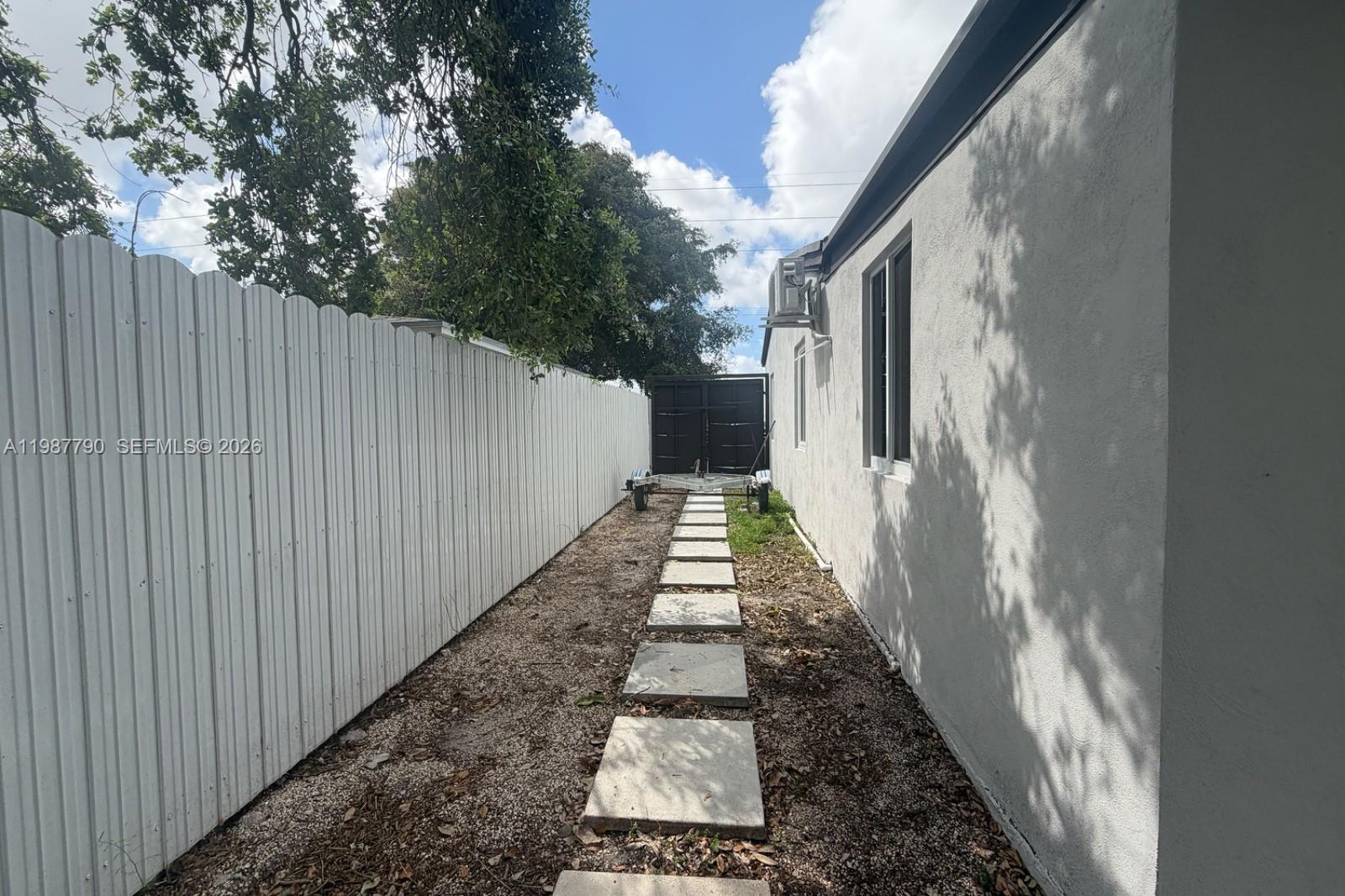 BROADMOOR MANOR - Residential