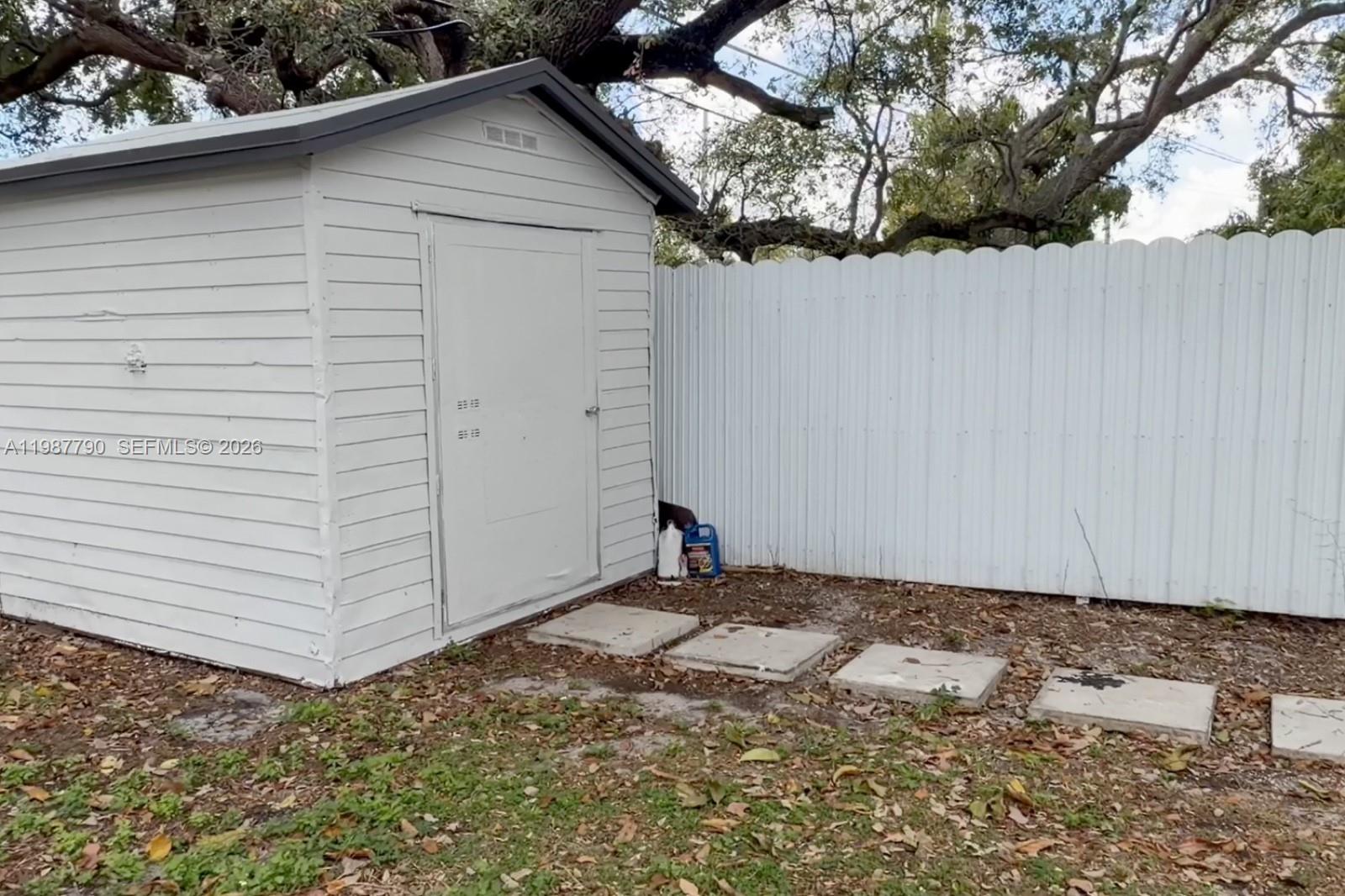 BROADMOOR MANOR - Residential