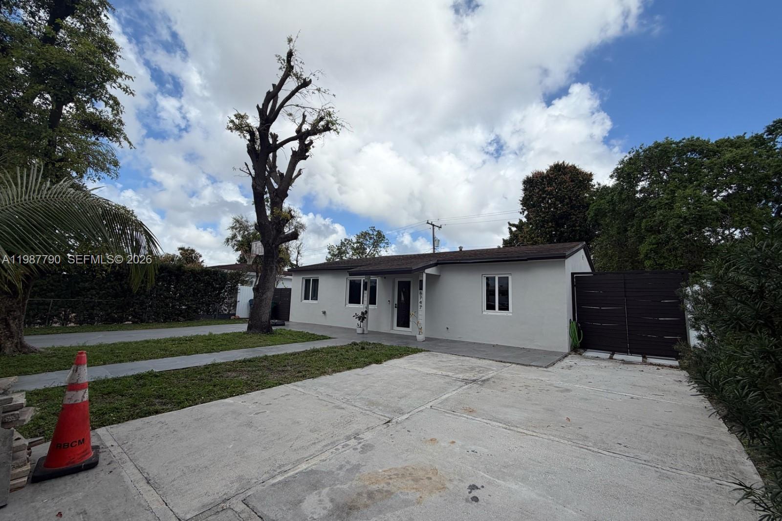 BROADMOOR MANOR - Residential