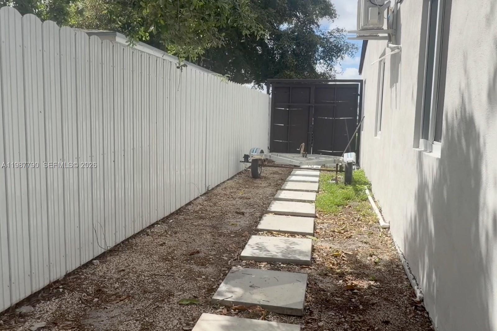 BROADMOOR MANOR - Residential