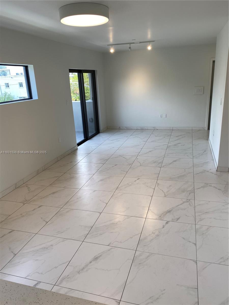 BRICKELL RIVERVIEW - Residential Lease