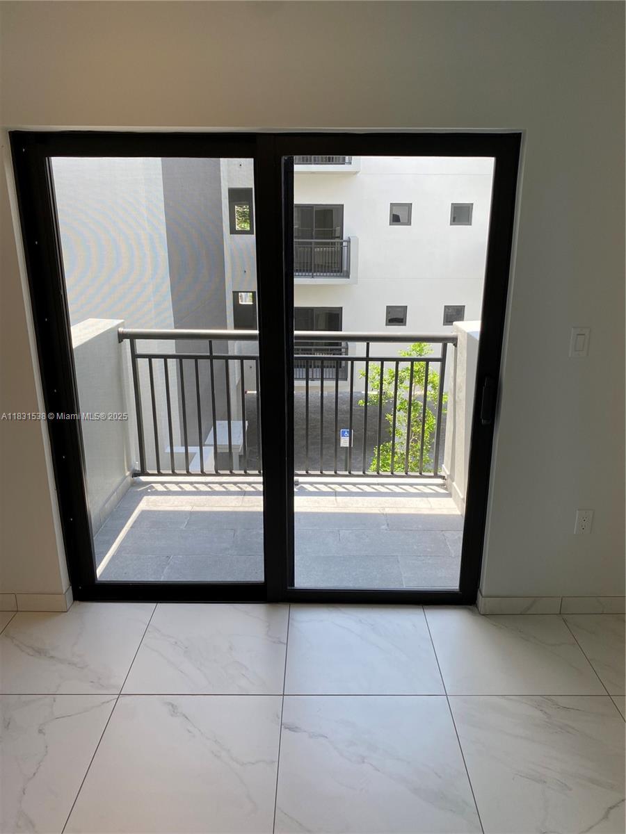 BRICKELL RIVERVIEW - Residential Lease