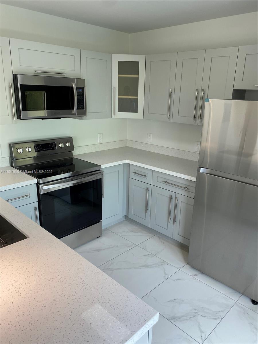 836 SW 2nd St 301