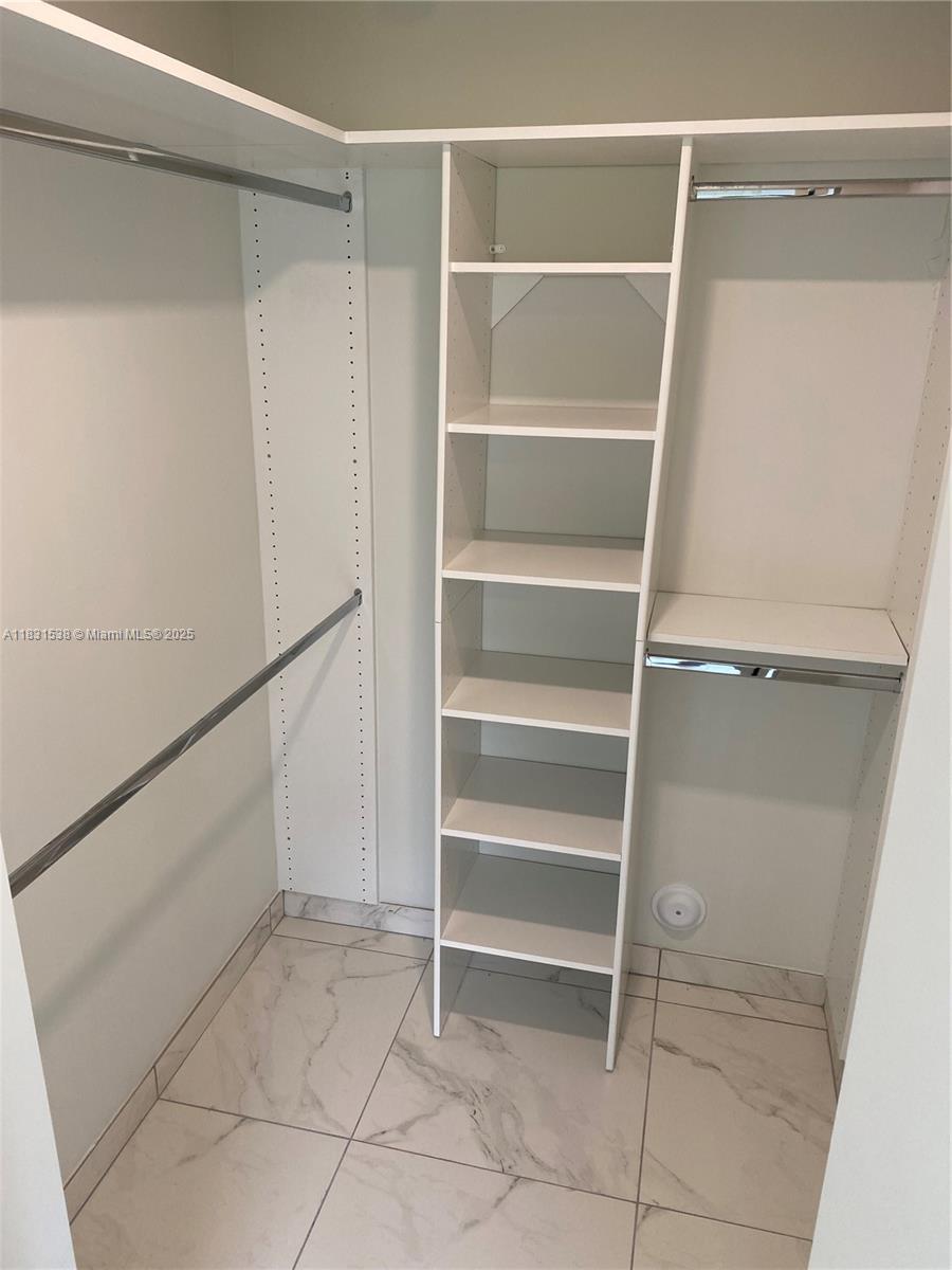 BRICKELL RIVERVIEW - Residential Lease