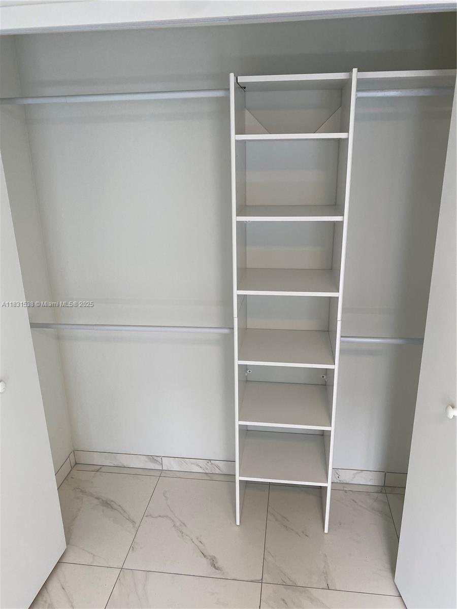 BRICKELL RIVERVIEW - Residential Lease