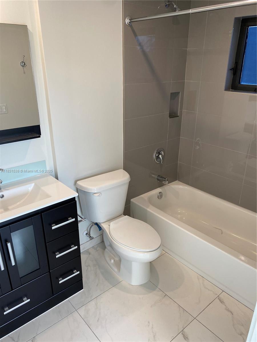 BRICKELL RIVERVIEW - Residential Lease