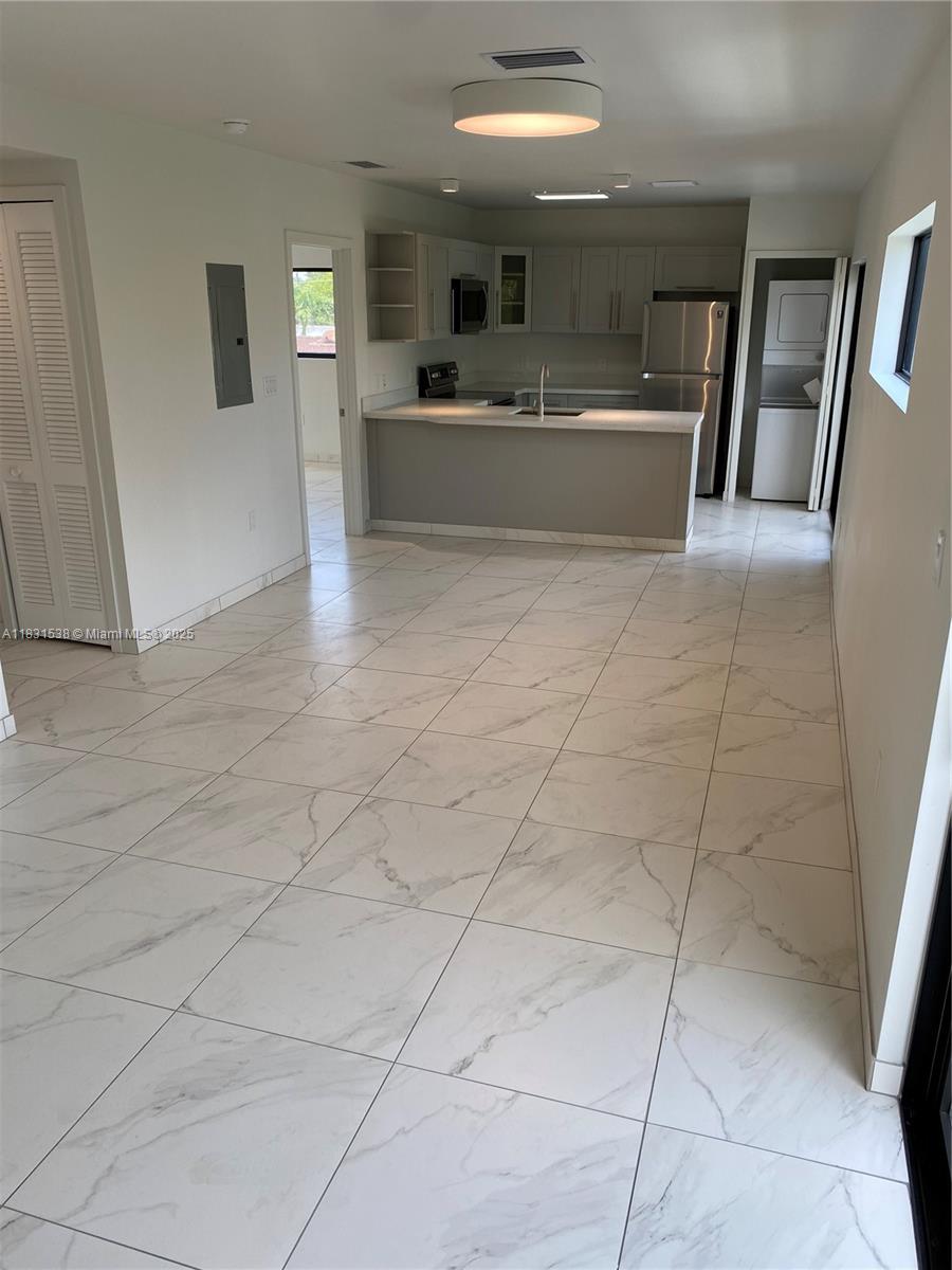 BRICKELL RIVERVIEW - Residential Lease