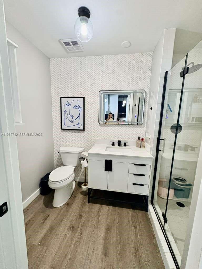 NEO CONDO - Residential Lease