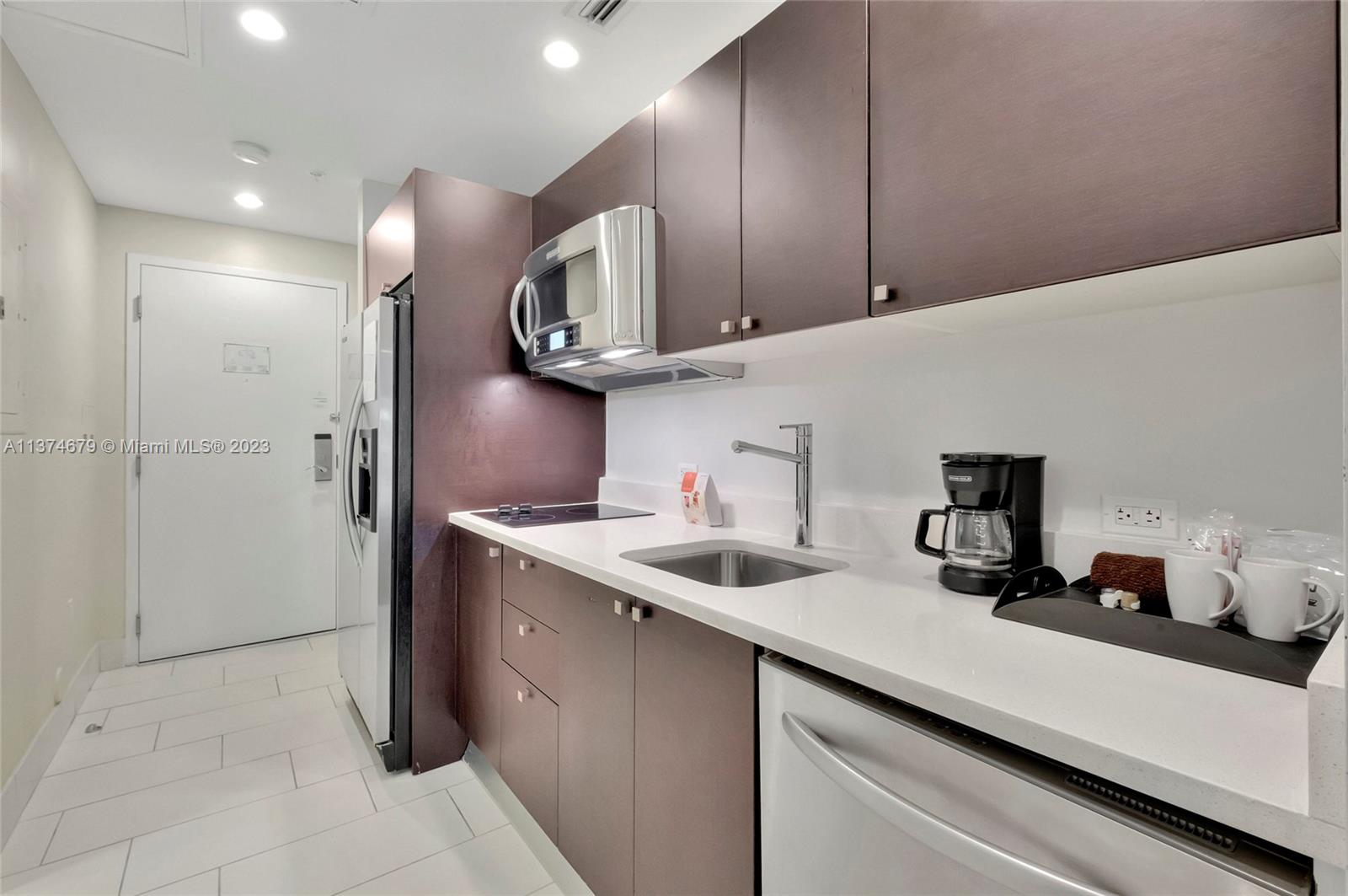 View photos, virtual tours, details... 5300 NW 87th Ave 606