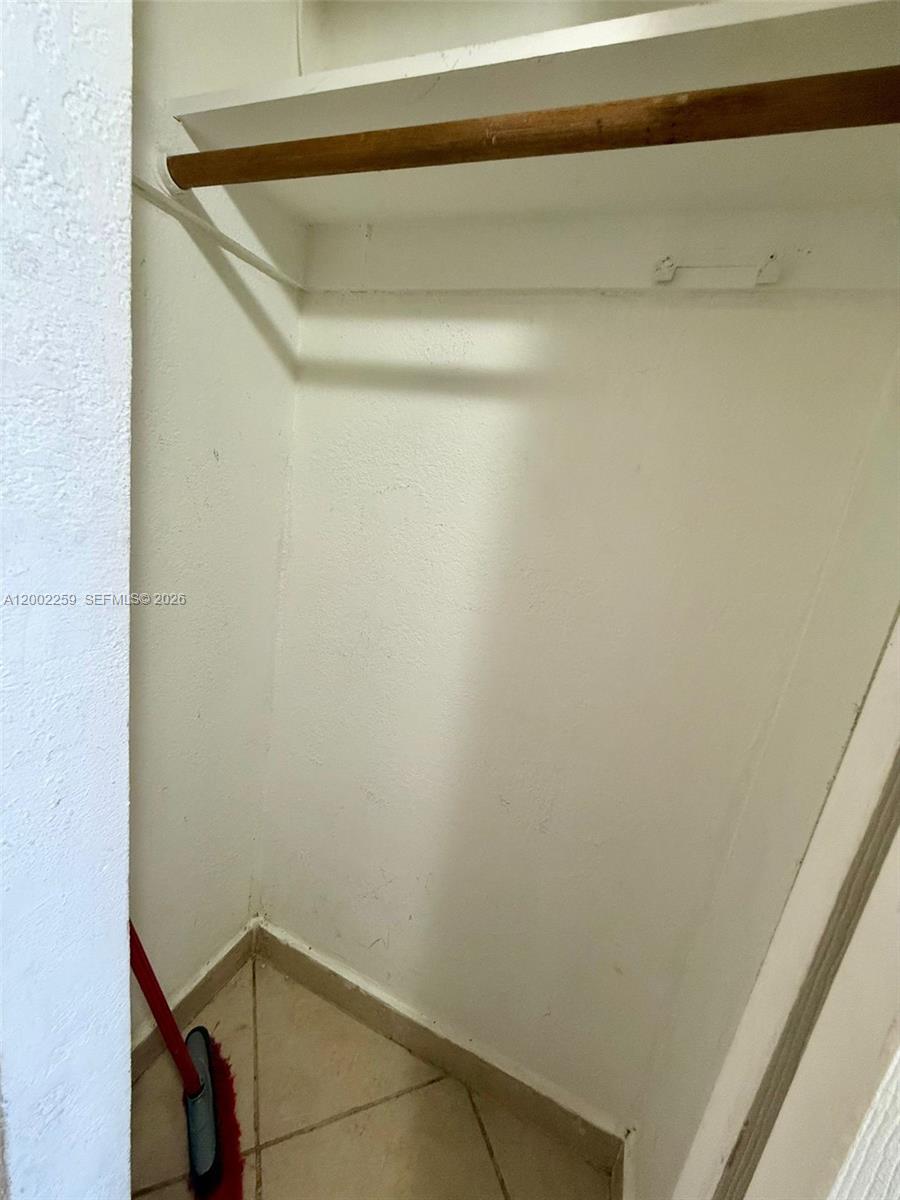 THE AVENTURA BEACH CLUB C - Residential Lease