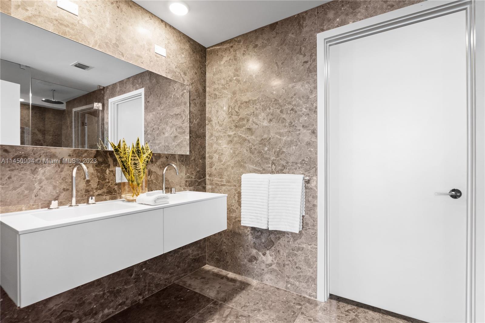 Monaco Yacht Club - Residential