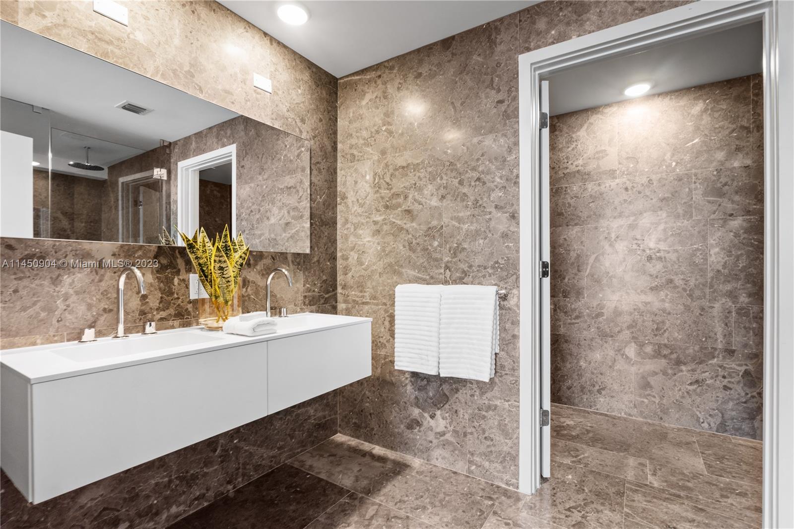 Monaco Yacht Club - Residential