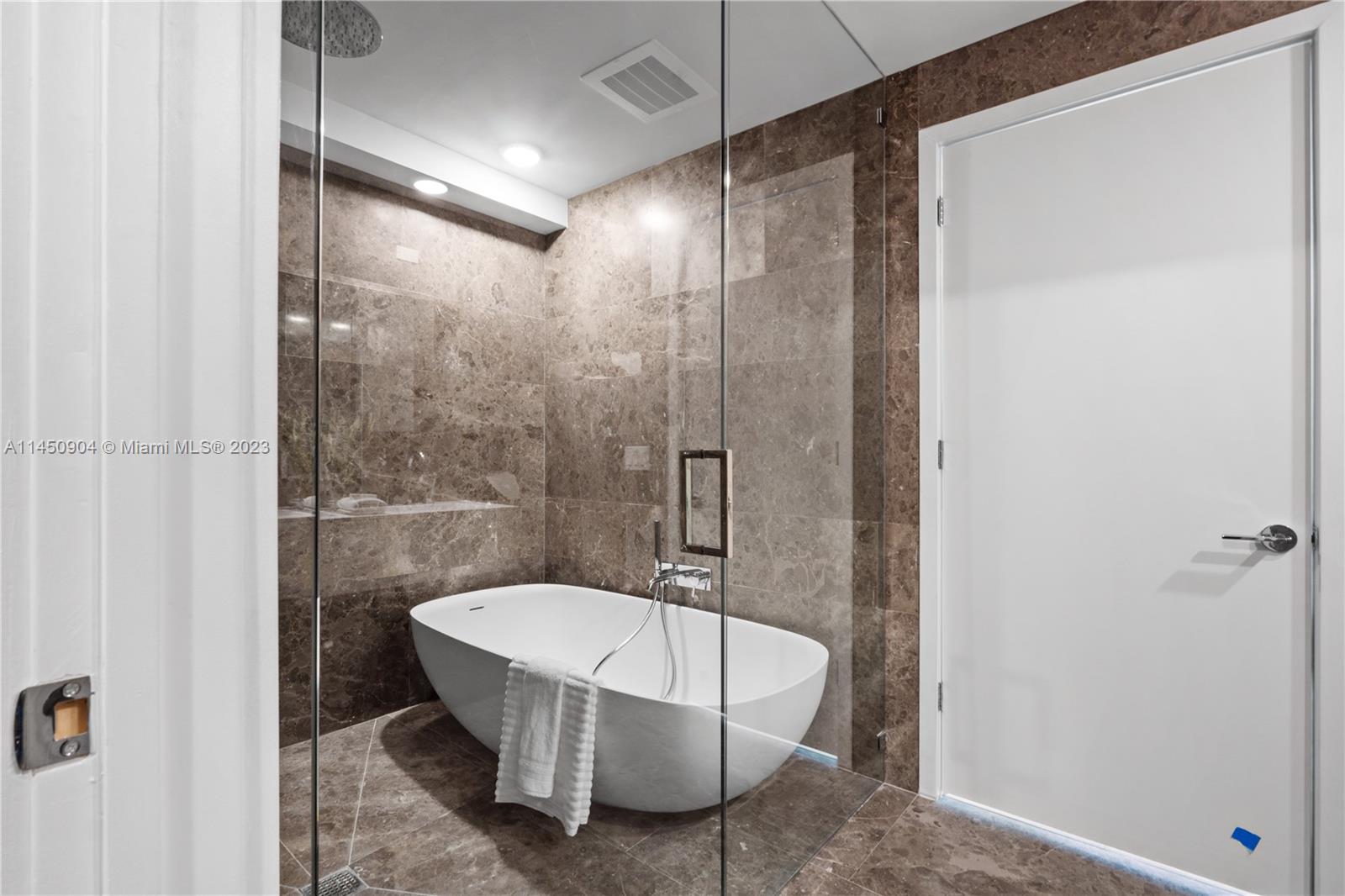 Monaco Yacht Club - Residential