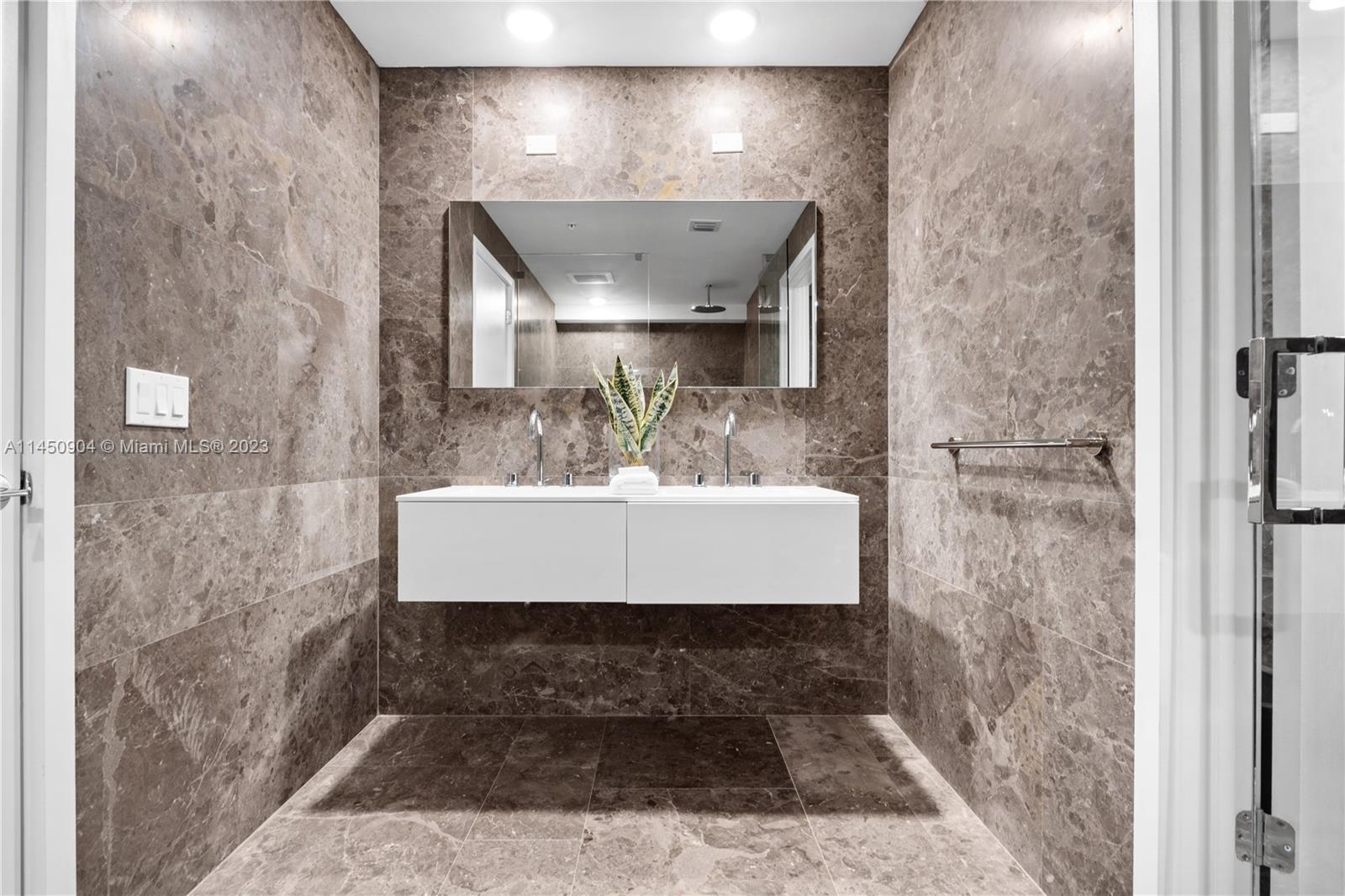 Monaco Yacht Club - Residential