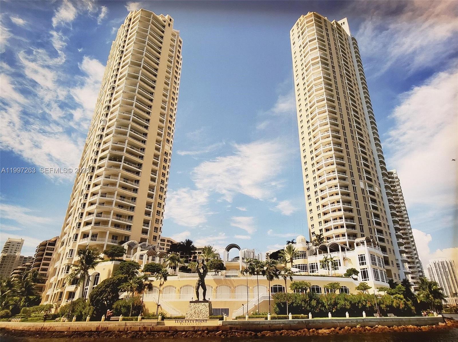 808 Brickell Key Dr 2002