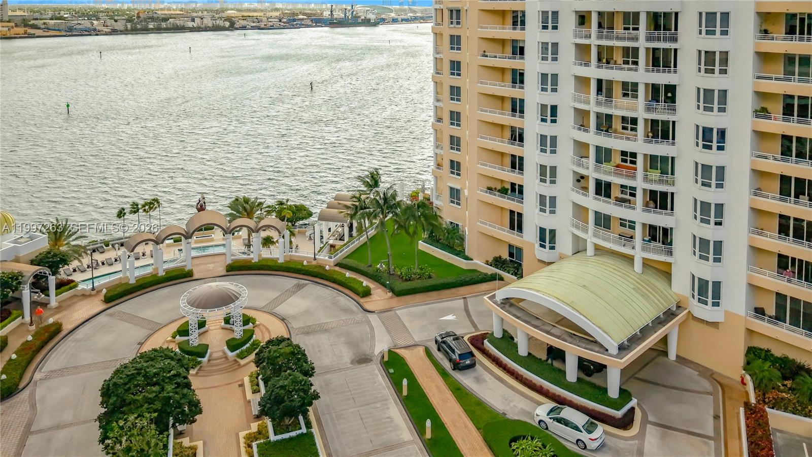 808 Brickell Key Dr 2002
